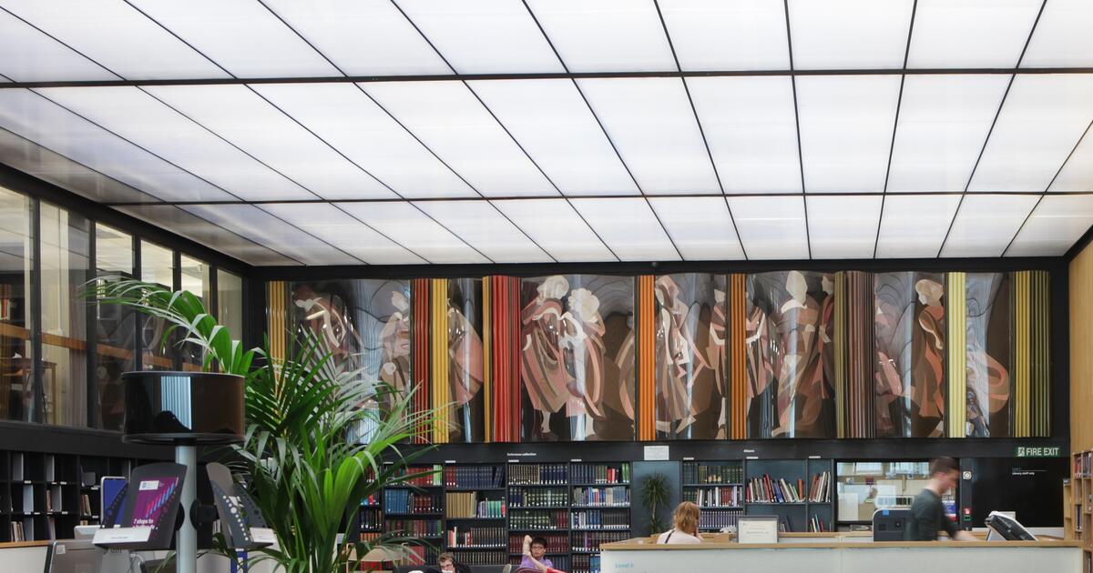 Introducing the Graduation Textile | The University of Sheffield Player